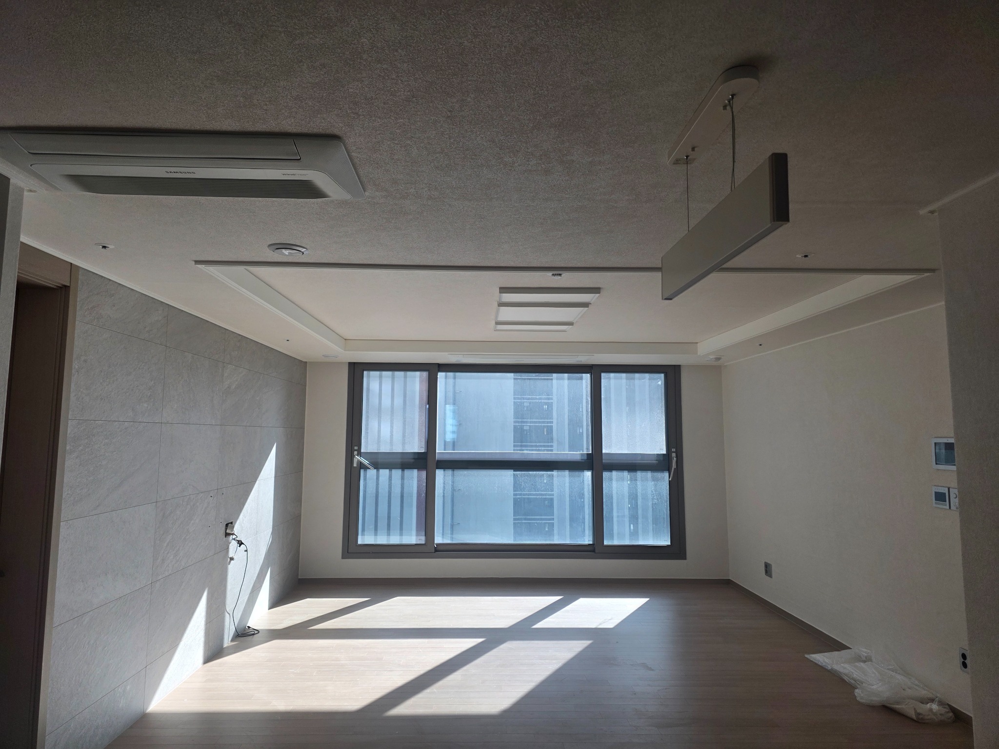 노원 롯데캐슬 시그니처 · 84타입 도배 현장 기록